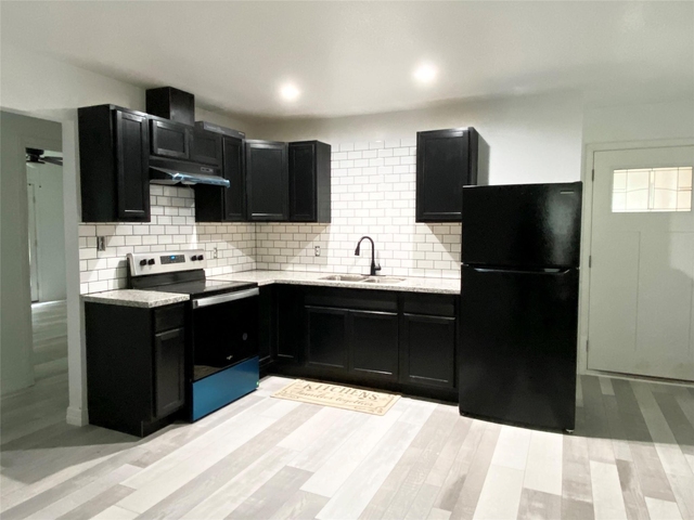 906 Eagle Avenue - Photo 1