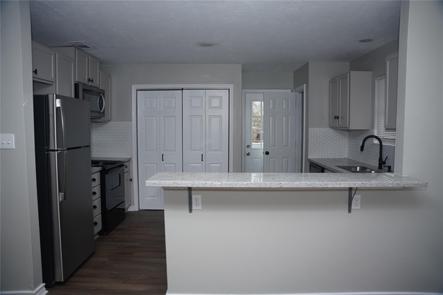 4122 Tiffin St Street - Photo 1
