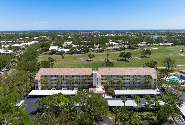 1015 Wexford Boulevard - Photo 1