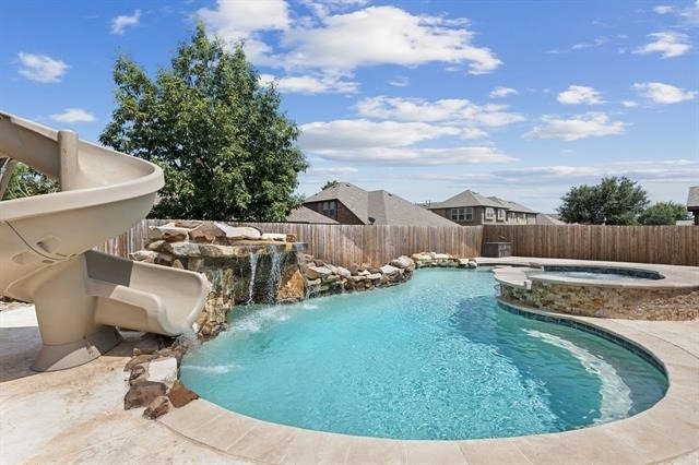 512 Eastbrook Drive - Photo 1