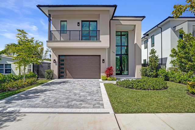 235 Ne 11th Street - Photo 1