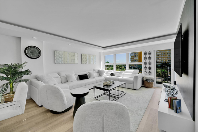 405 N Ocean Boulevard - Photo 1