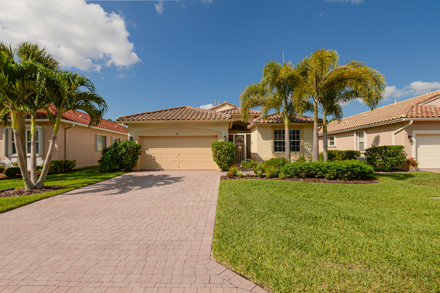 421 Nw Sunview Way - Photo 1