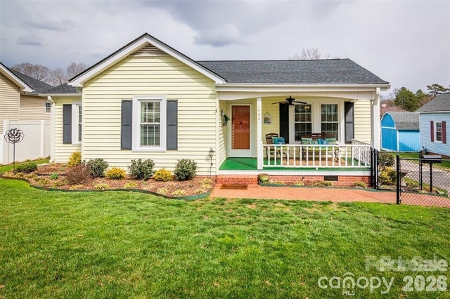 1004 Valley Street - Photo 1