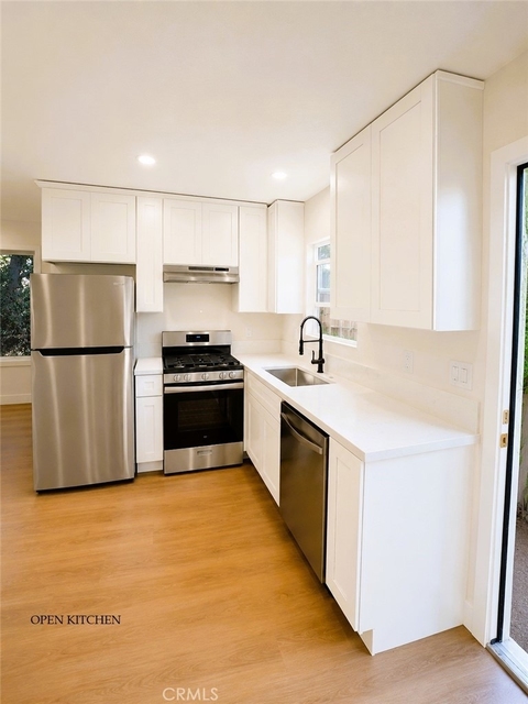 10822 Hunter Avenue - Photo 1