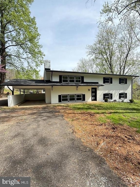 5388 Dumfries Road - Photo 1
