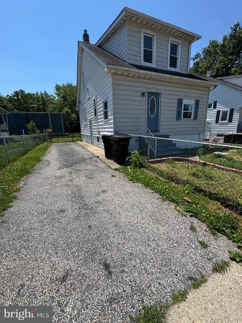 105 Williams Avenue - Photo 1
