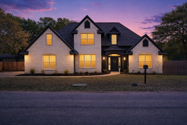 312 Country Club Dr - Photo 1
