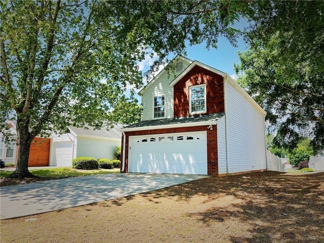 2715 Barnwood Crossing - Photo 1
