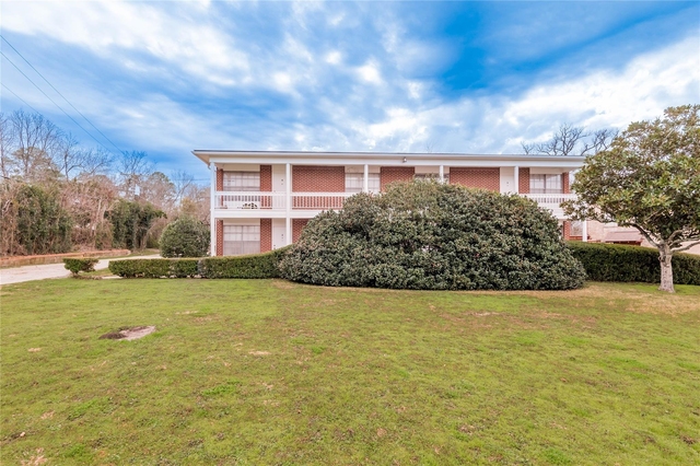 1917 20th Street - Photo 1