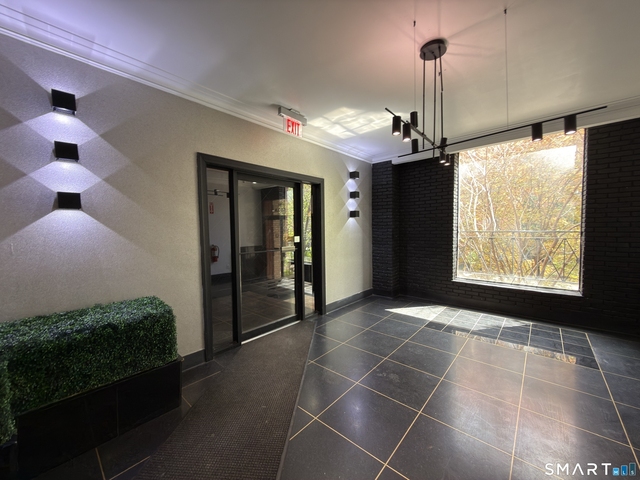 28 Strawberry Hill Avenue - Photo 1