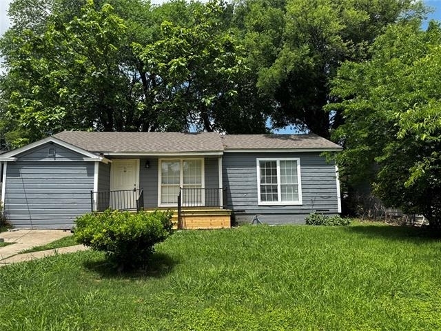 1717 Hemphill Drive - Photo 1