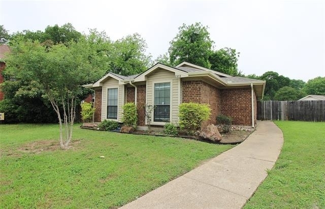 1103 Hemlock Court - Photo 1