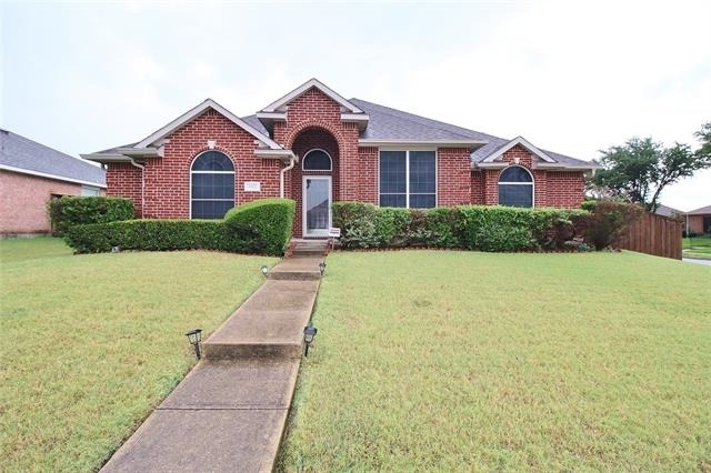 1507 Goodwin Drive - Photo 1