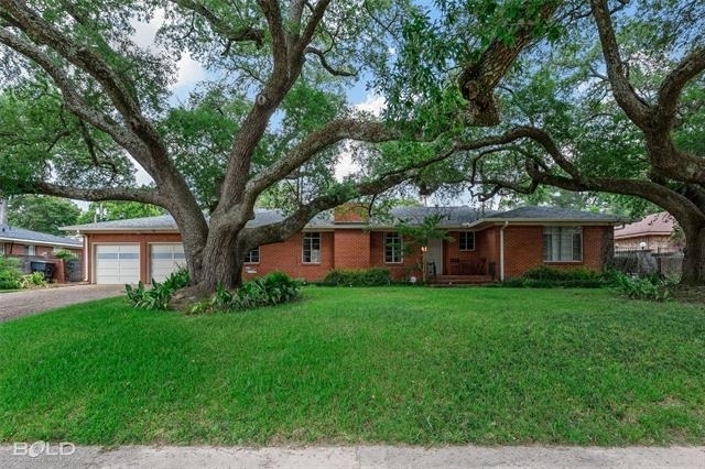 222 Stephenson Street - Photo 1