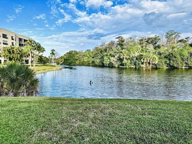2900 Nw 42nd Avenue - Photo 1