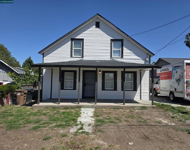 139 Ambrose Ave Unit A - Photo 1