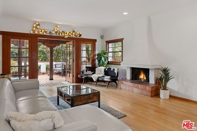 334 Crane Boulevard - Photo 1