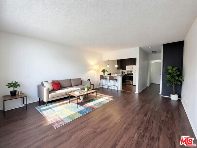 1125 W 36th Place - Photo 1