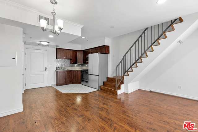 5633 Carlton Way - Photo 1