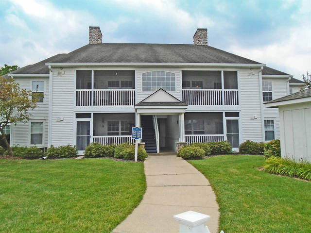 2800 S Knightsbridge Circle - Photo 1