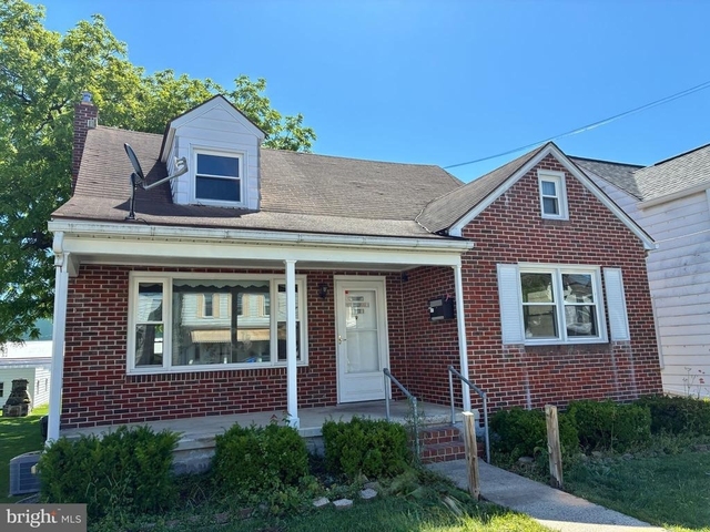 612 Frederick Street - Photo 1