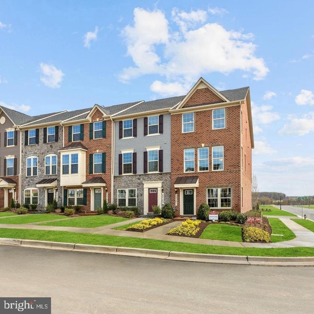 22101 Broadway Avenue - Photo 1