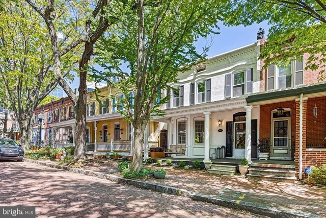1010 Trenton Place - Photo 1