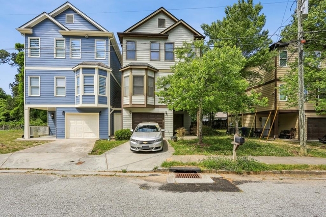 740 Prince Place - Photo 1