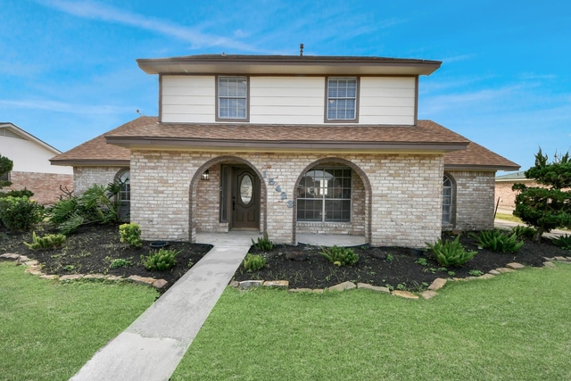 15423 Ridingwood Drive - Photo 1