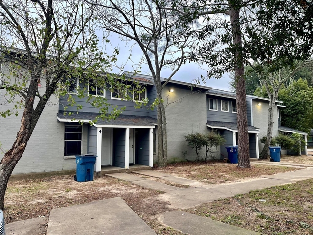 702 Hargest Street - Photo 1