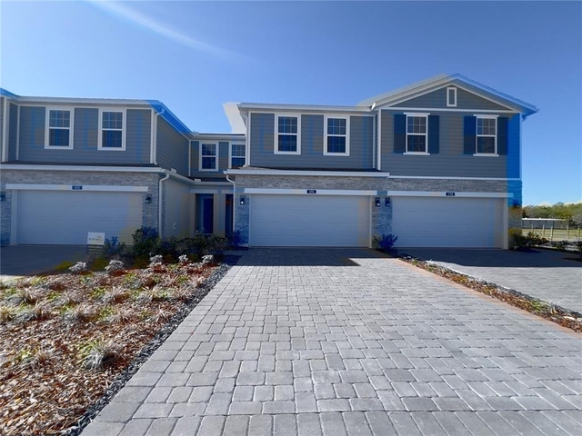 490 Thompson Village Avenue - Photo 1
