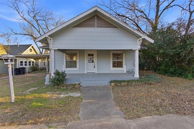 405 College Street - Photo 1