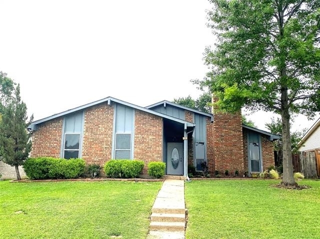 2704 Winding Creek Drive - Photo 1