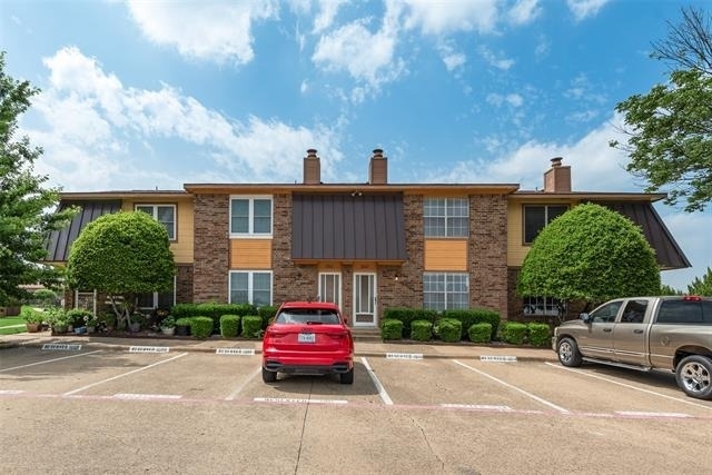 1013 Parkway Terrace - Photo 1