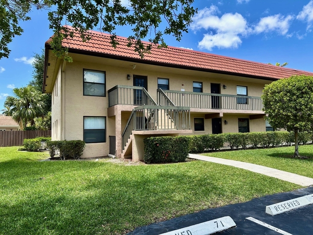 21904 Lake Forest Circle - Photo 1