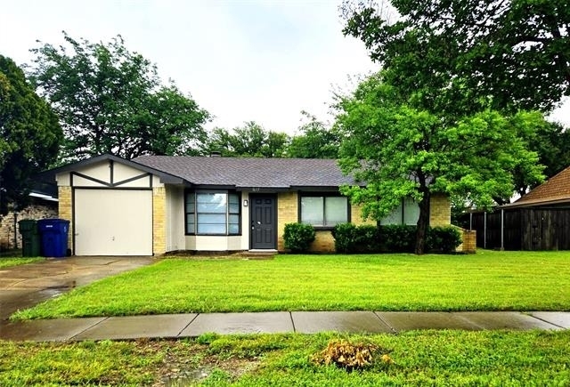 1617 Meridian Way - Photo 1
