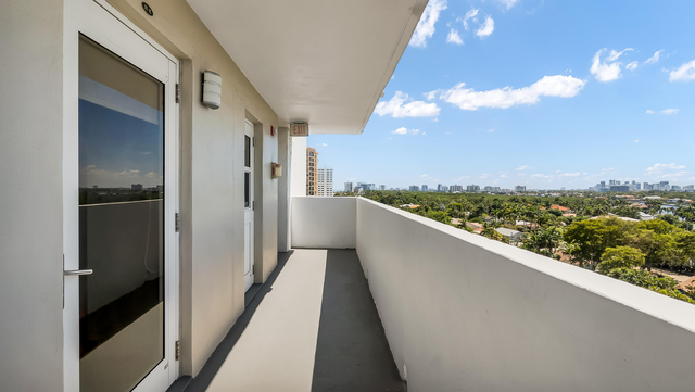 2200 Ne 33rd Avenue - Photo 1