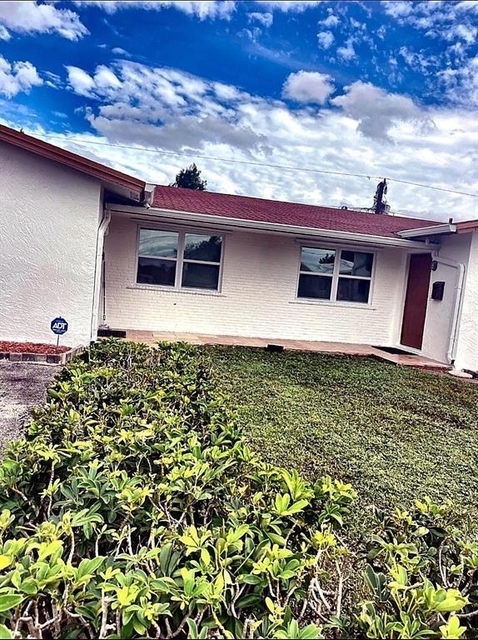 1630 Nw 52nd Avenue - Photo 1