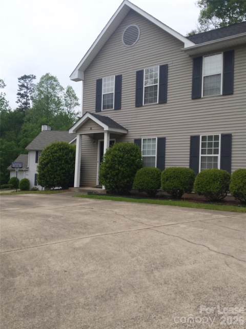 802 Selwyn Oaks Court - Photo 1