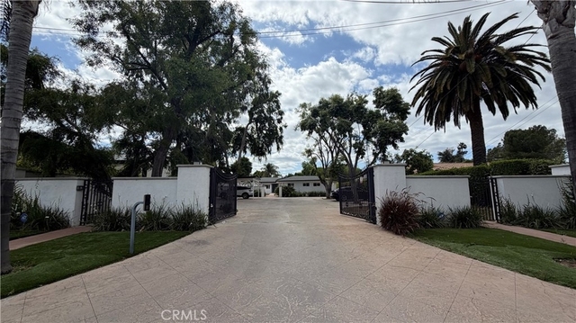 5855 Shirley Avenue - Photo 1