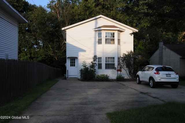 1485 Nelson Street - Photo 1
