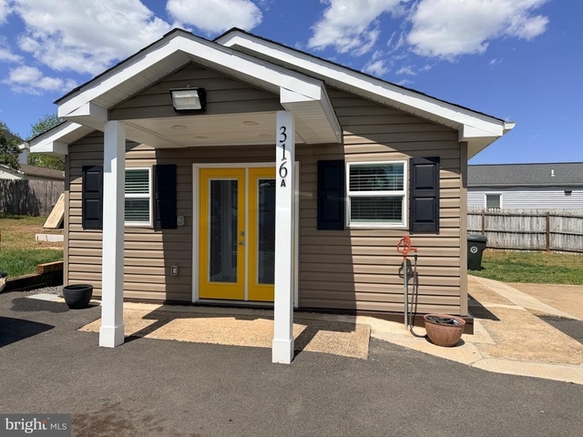 316 Monticello Avenue - Photo 1