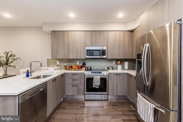 912 N 16th Street - Photo 1