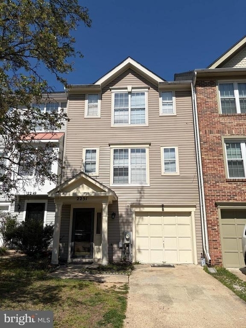 2251 Commissary Circle - Photo 1