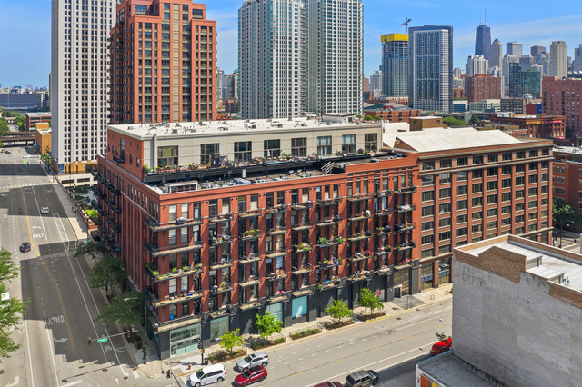 616 W Fulton Street - Photo 1