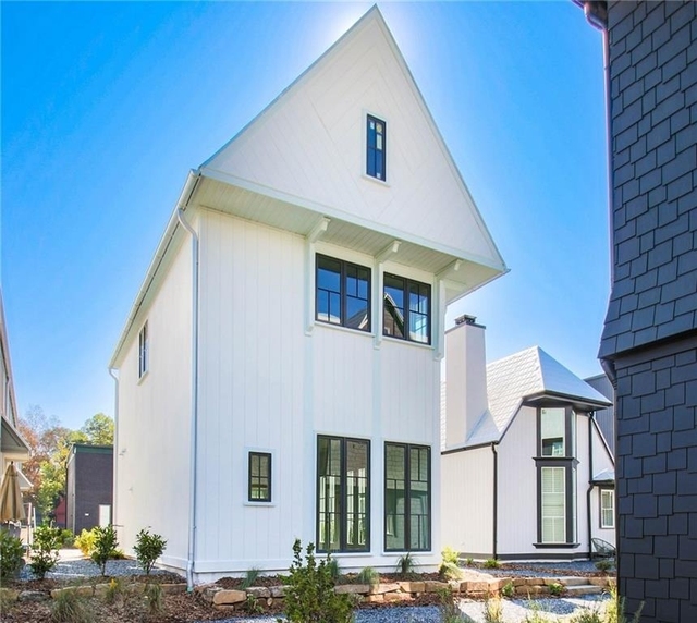 135 Carlyle Lane - Photo 1