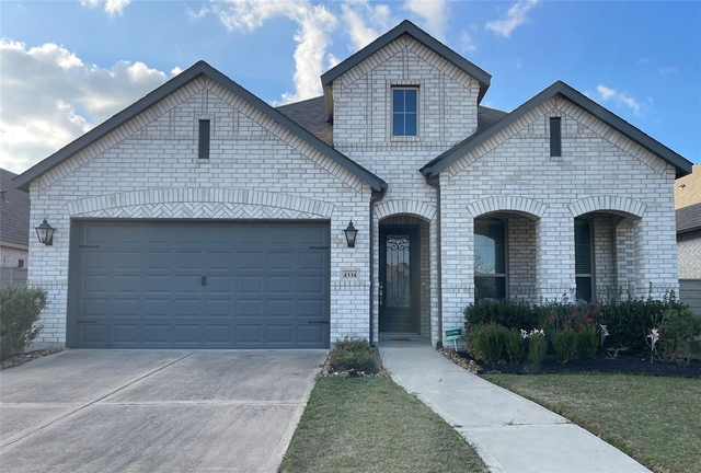 4334 Hemlock Grove Lane - Photo 1