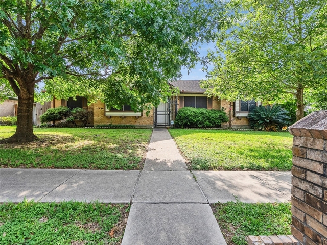 4002 Thistledown Drive - Photo 1