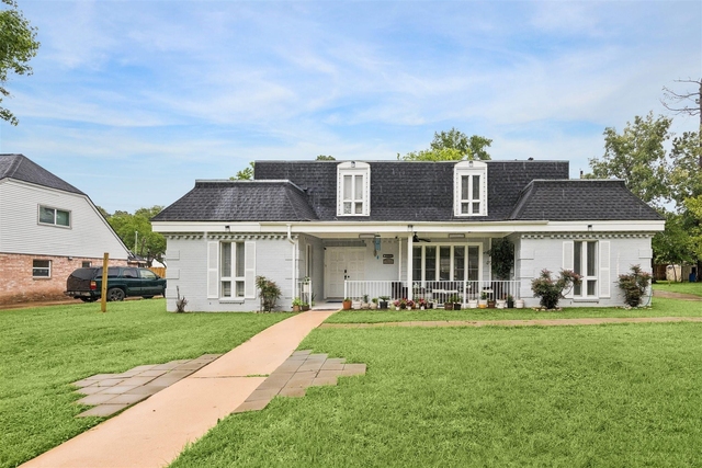 7511 Theisswood Road - Photo 1